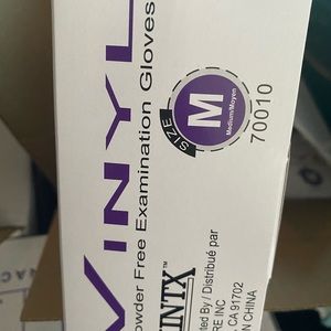 5 medium Gloves vinyl